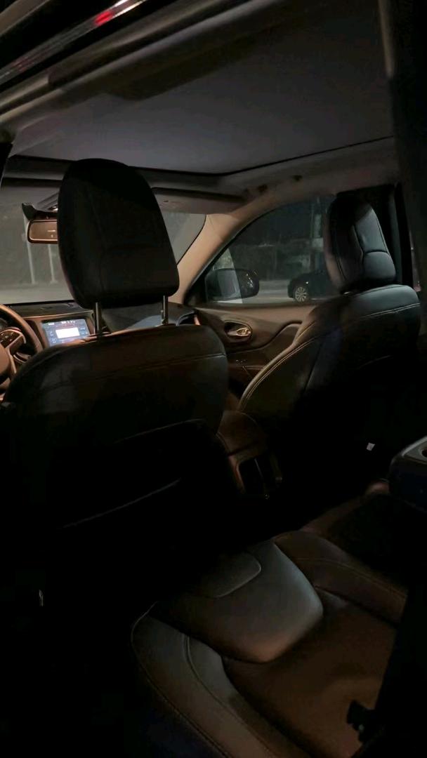 枣庄18年Jeep自由光2