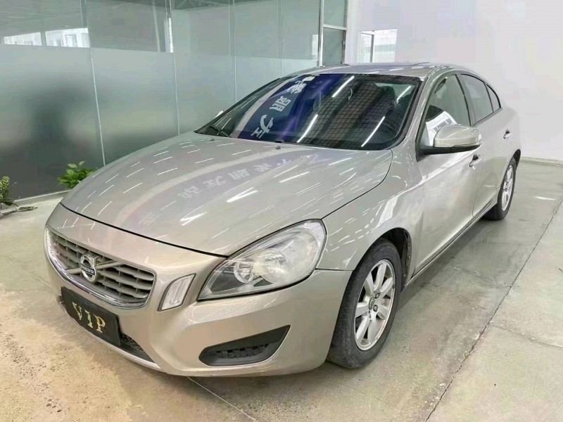 济宁11年沃尔沃S60L8