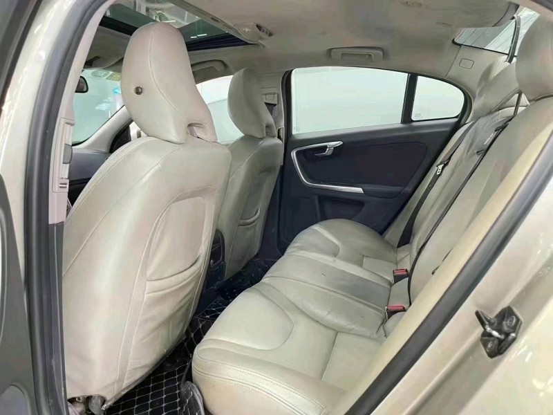 济宁11年沃尔沃S60L6