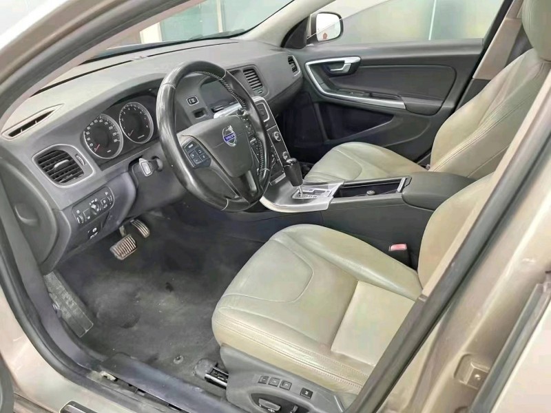 济宁11年沃尔沃S60L4