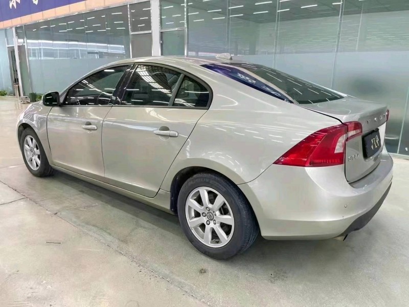 济宁11年沃尔沃S60L3