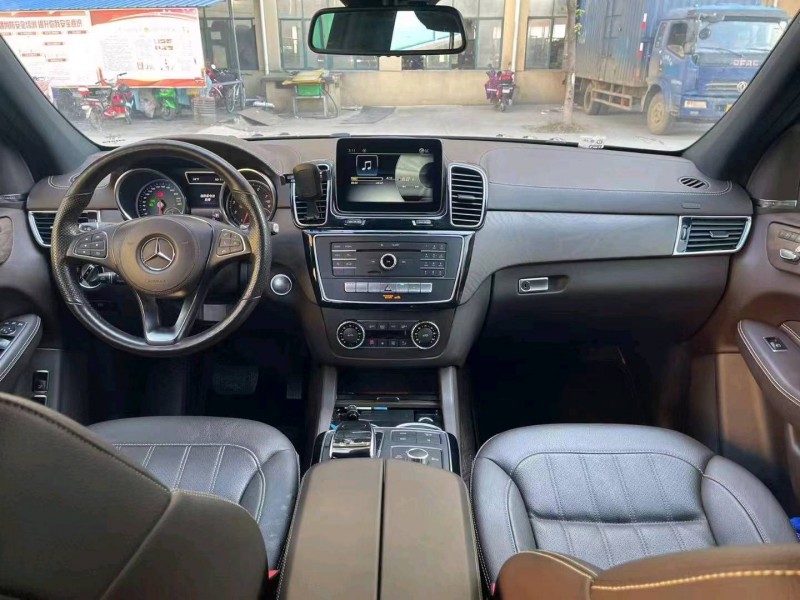 北京19年奔驰GLS2
