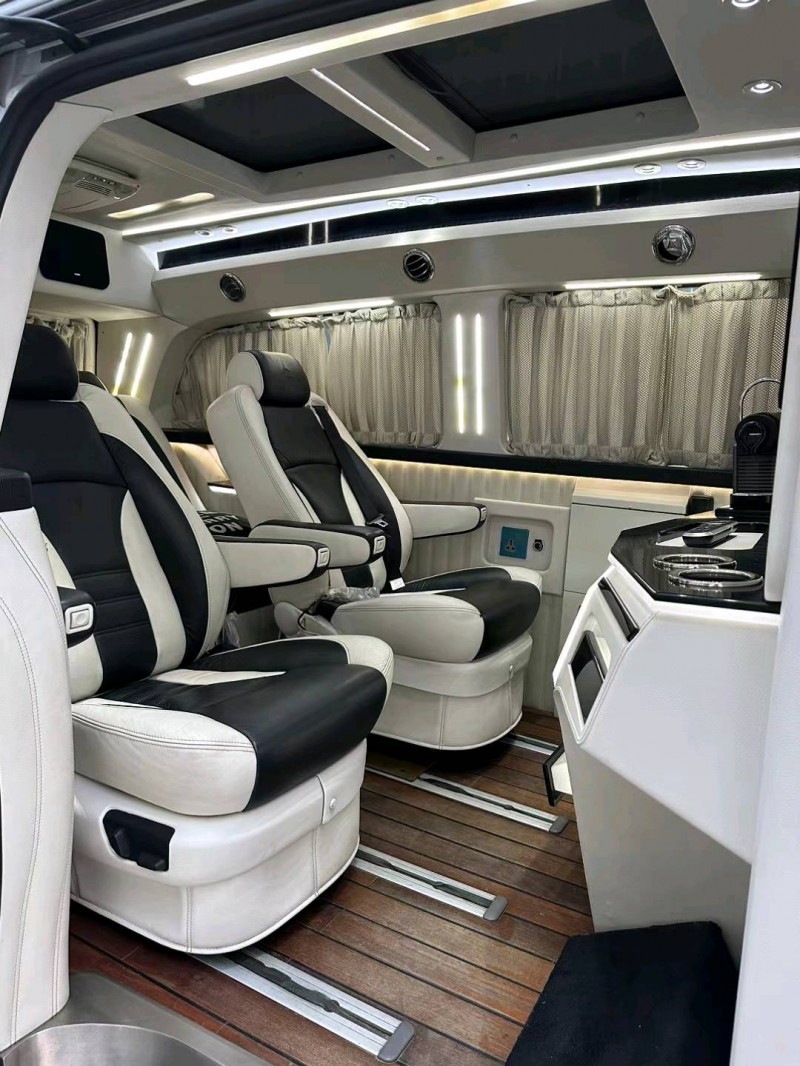 徐州14年奔驰威霆4