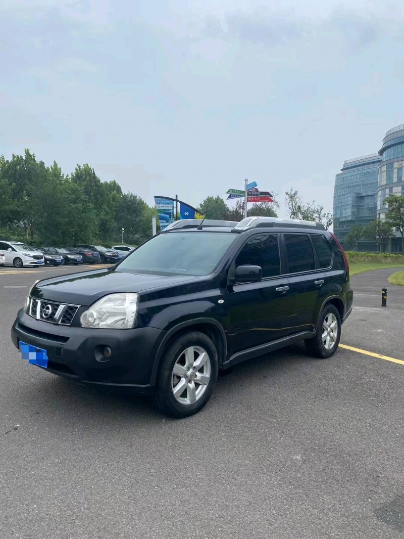 潍坊11年日产奇骏3