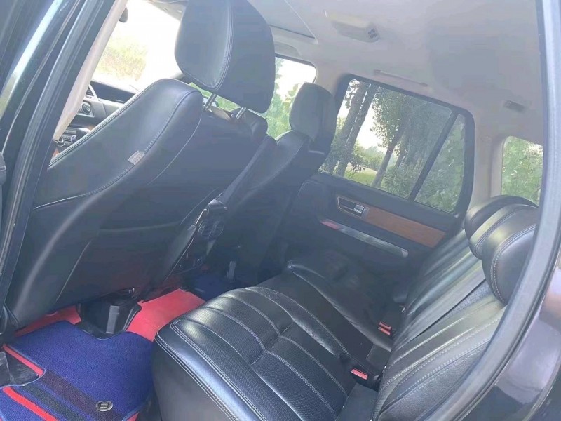 青岛12年路虎揽胜运动2