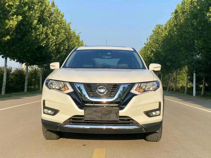 徐州21年日产奇骏1