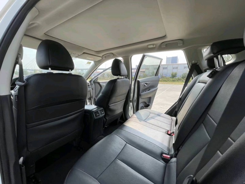 北京16年日产奇骏8