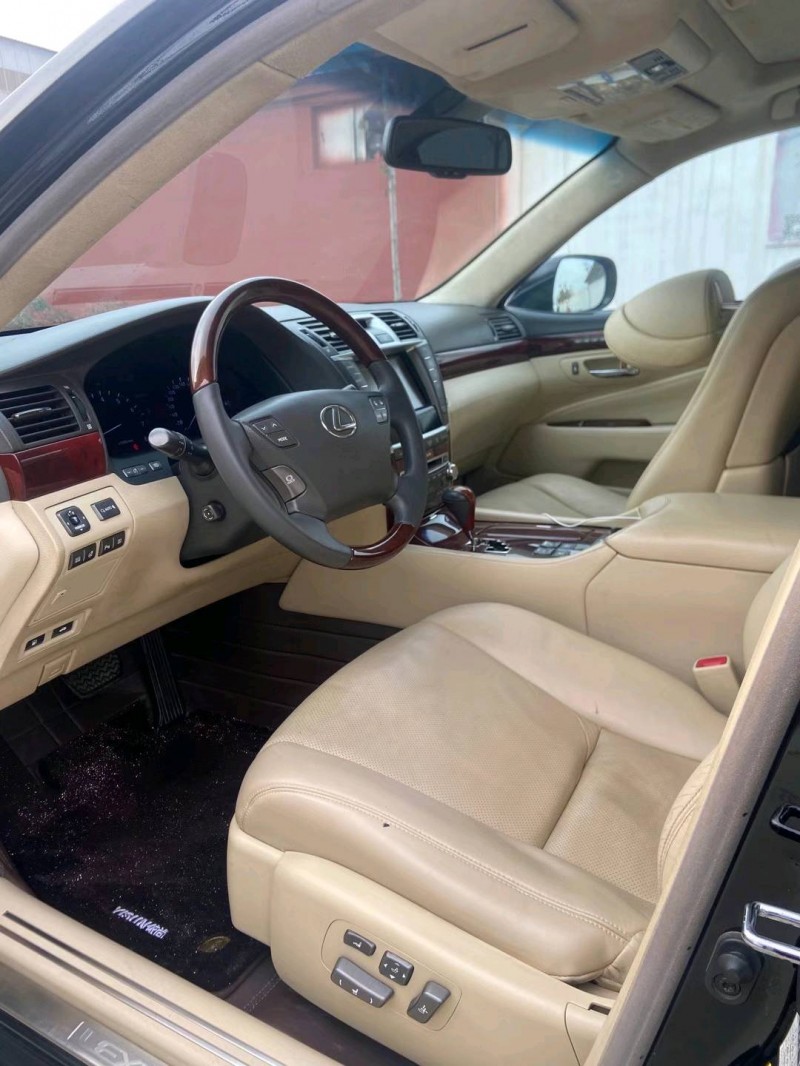 北京12年雷克萨斯LS4