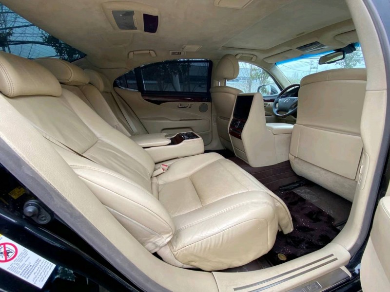 北京12年雷克萨斯LS6