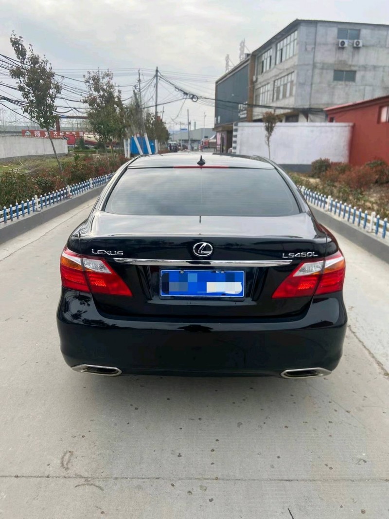 北京12年雷克萨斯LS8