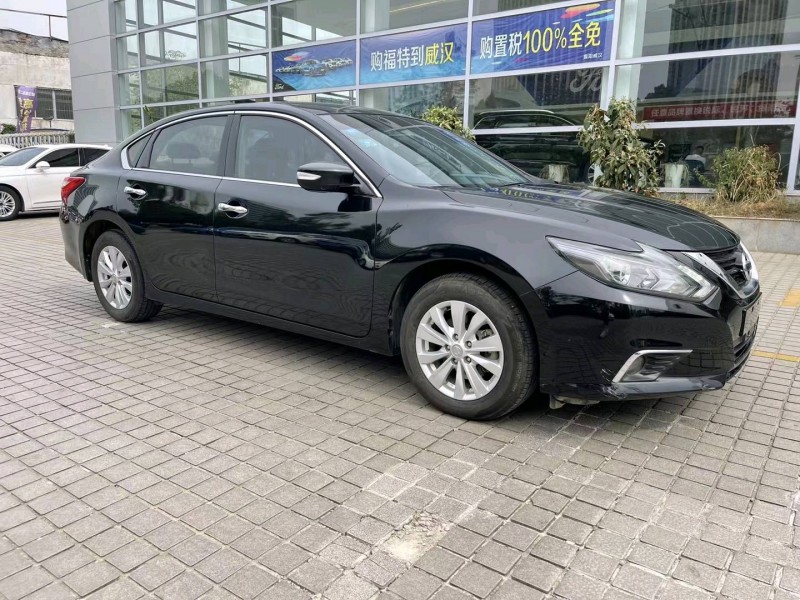 北京17年日产天籁2