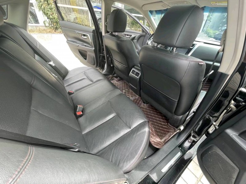 北京17年日产天籁8