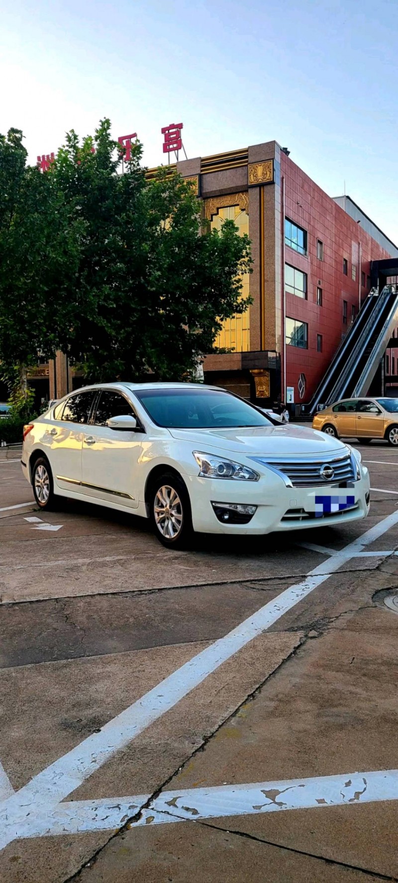 济南13年日产天籁1