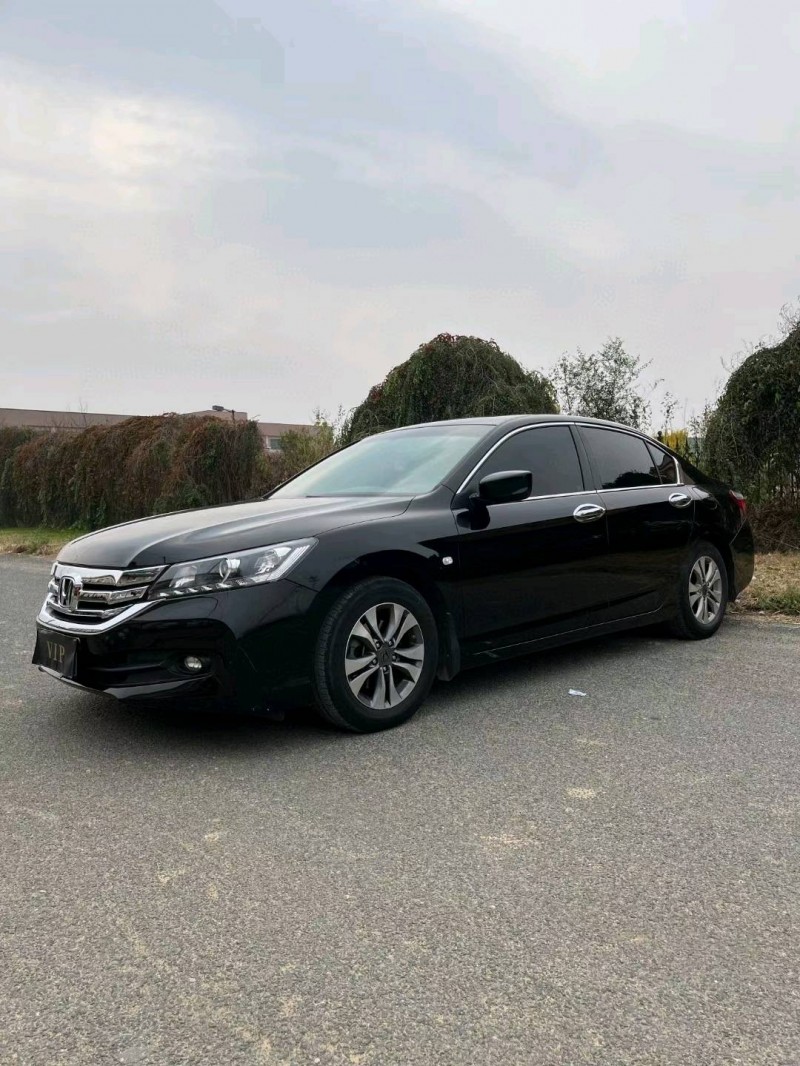 沈阳14年本田雅阁3