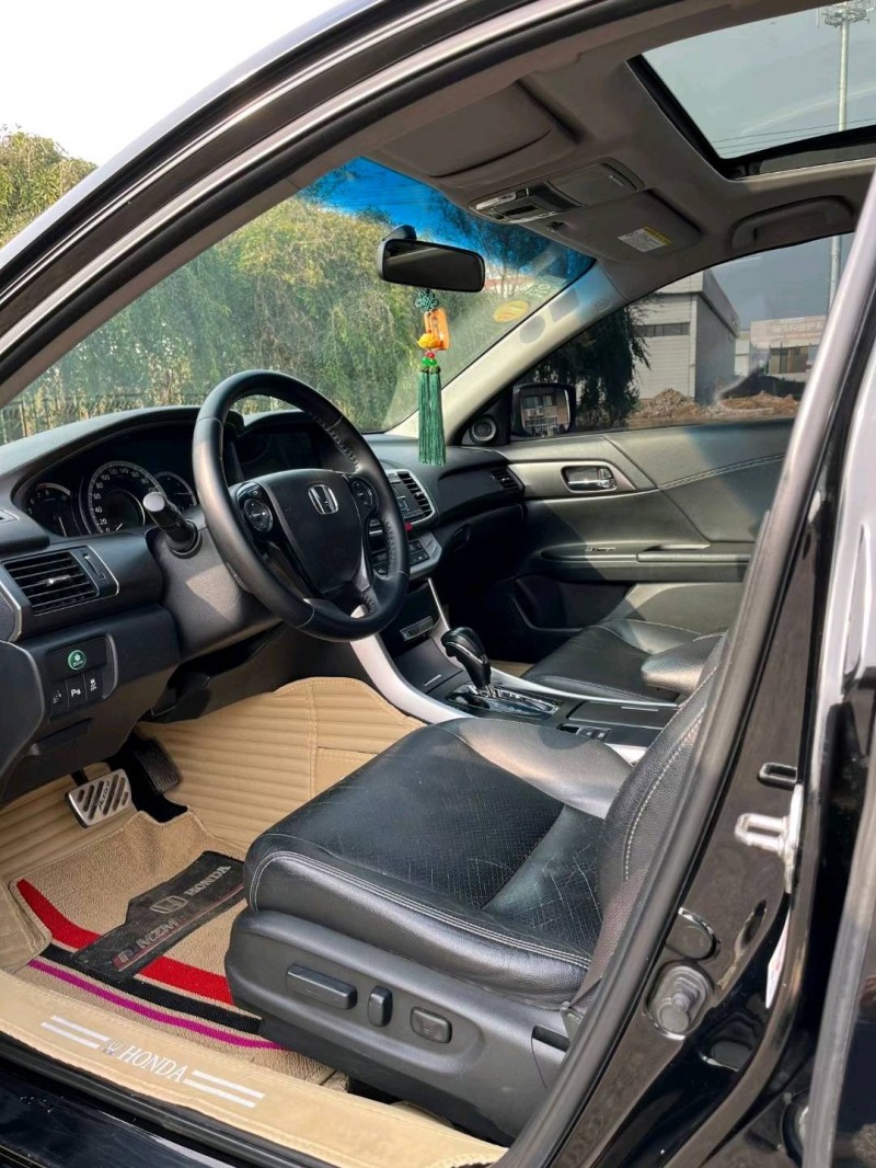 沈阳14年本田雅阁7