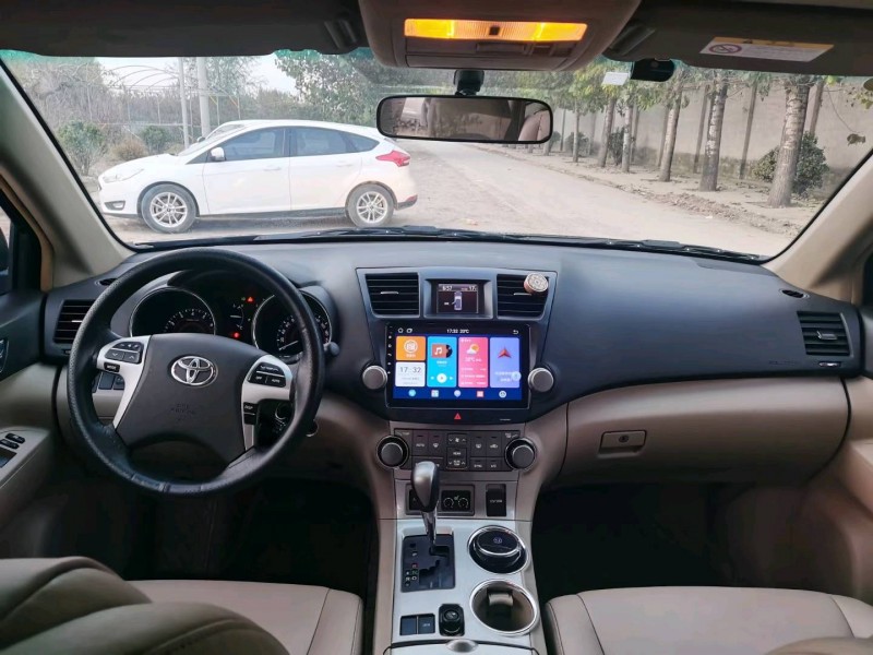 保定14年丰田汉兰达4