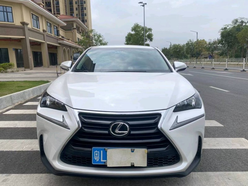 广州17年雷克萨斯NX9