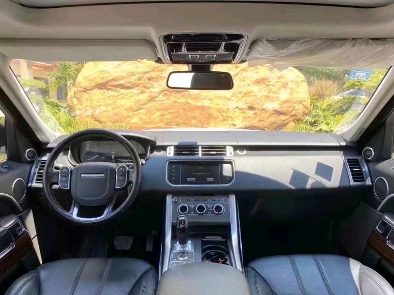 广州16年路虎揽胜运动8