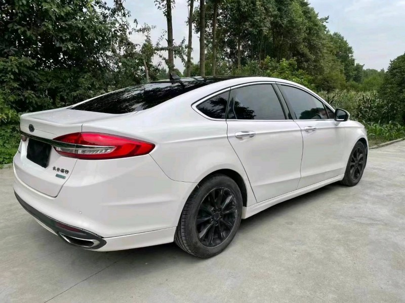 成都17年福特蒙迪欧2