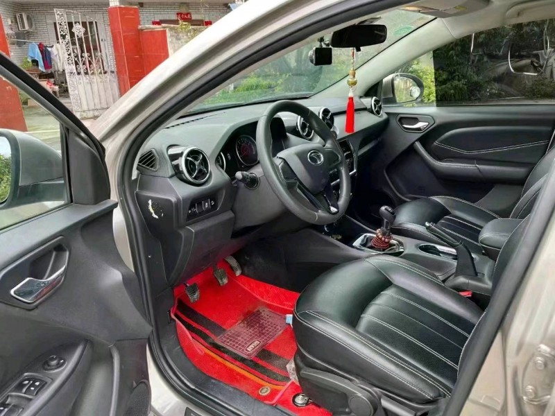 成都19年东南汽车DX35