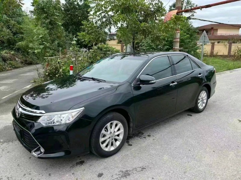 成都17年丰田凯美瑞2