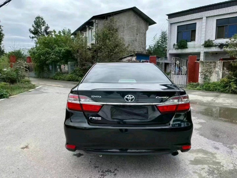 成都17年丰田凯美瑞6