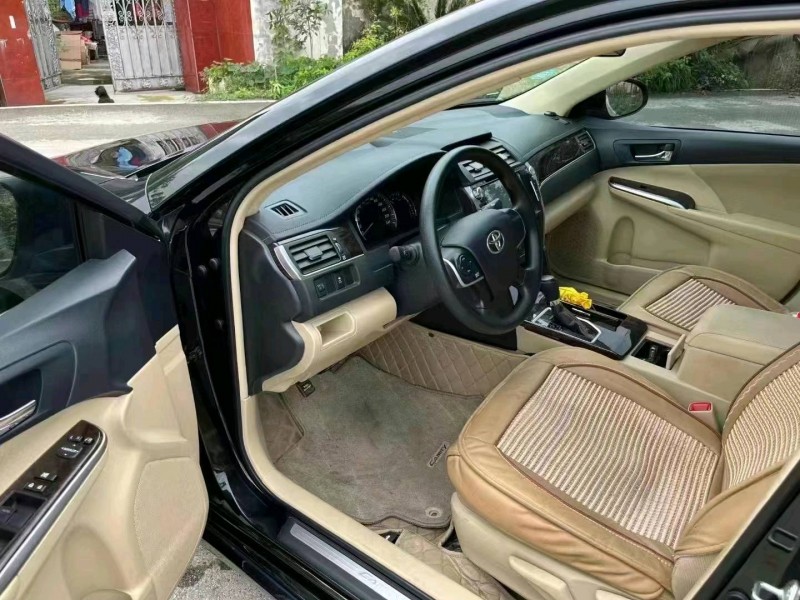 成都17年丰田凯美瑞5