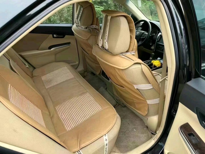 成都17年丰田凯美瑞7