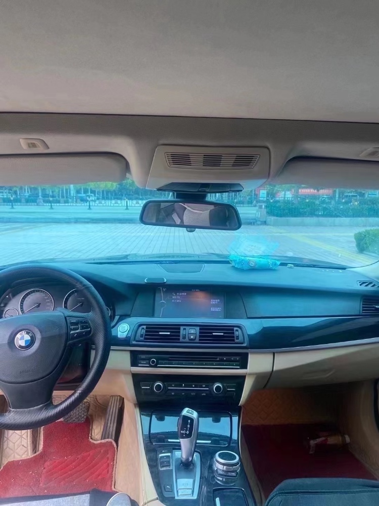 北京12年宝马5系8
