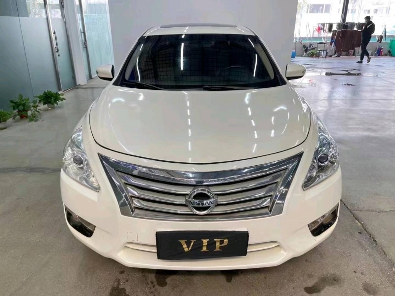 济宁13年日产天籁1