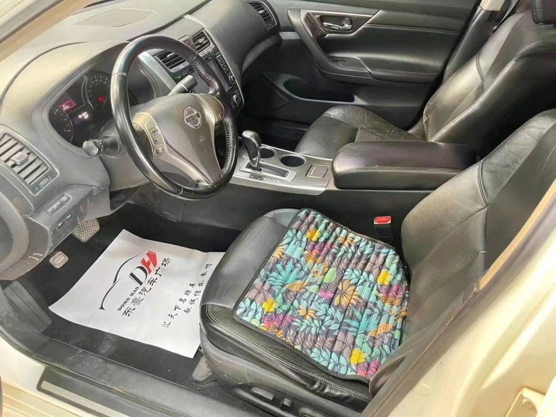 济宁13年日产天籁4