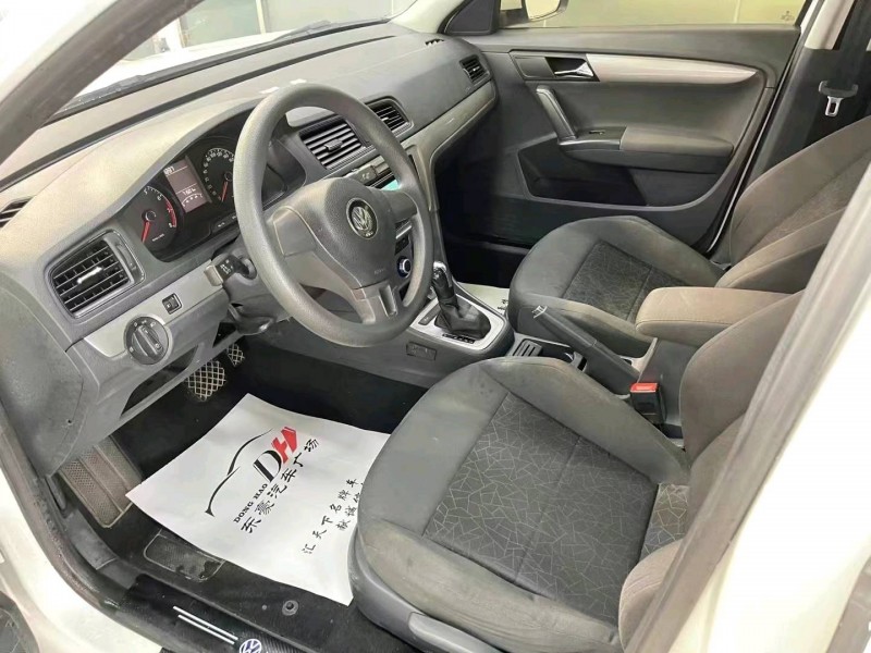 济宁17年大众朗逸6