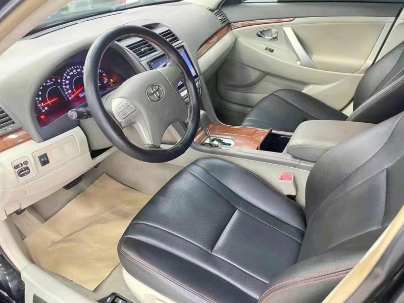 济宁14年丰田凯美瑞6