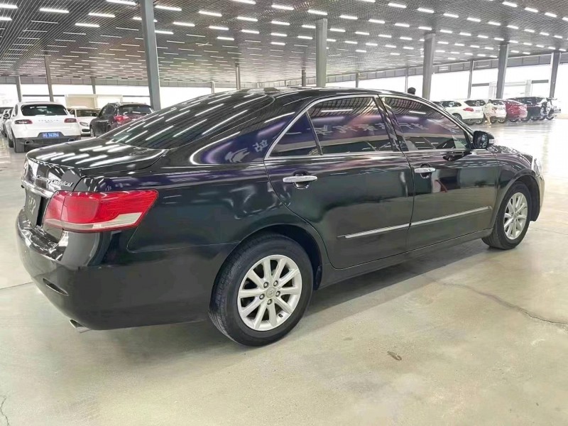 济宁14年丰田凯美瑞8