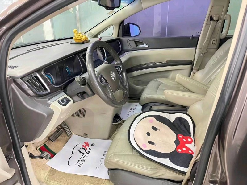 济宁11年别克GL85