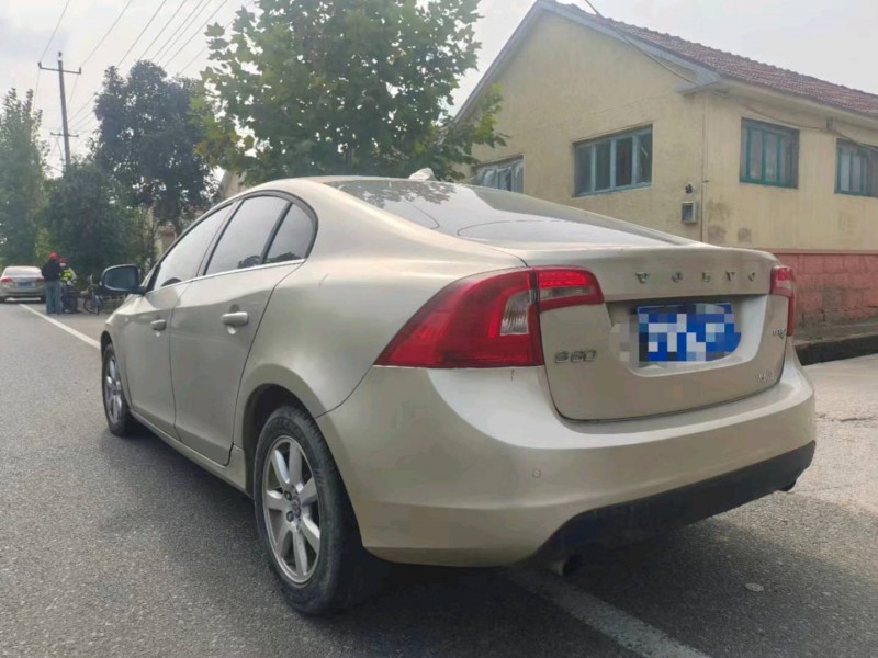 青岛12年沃尔沃S60L4