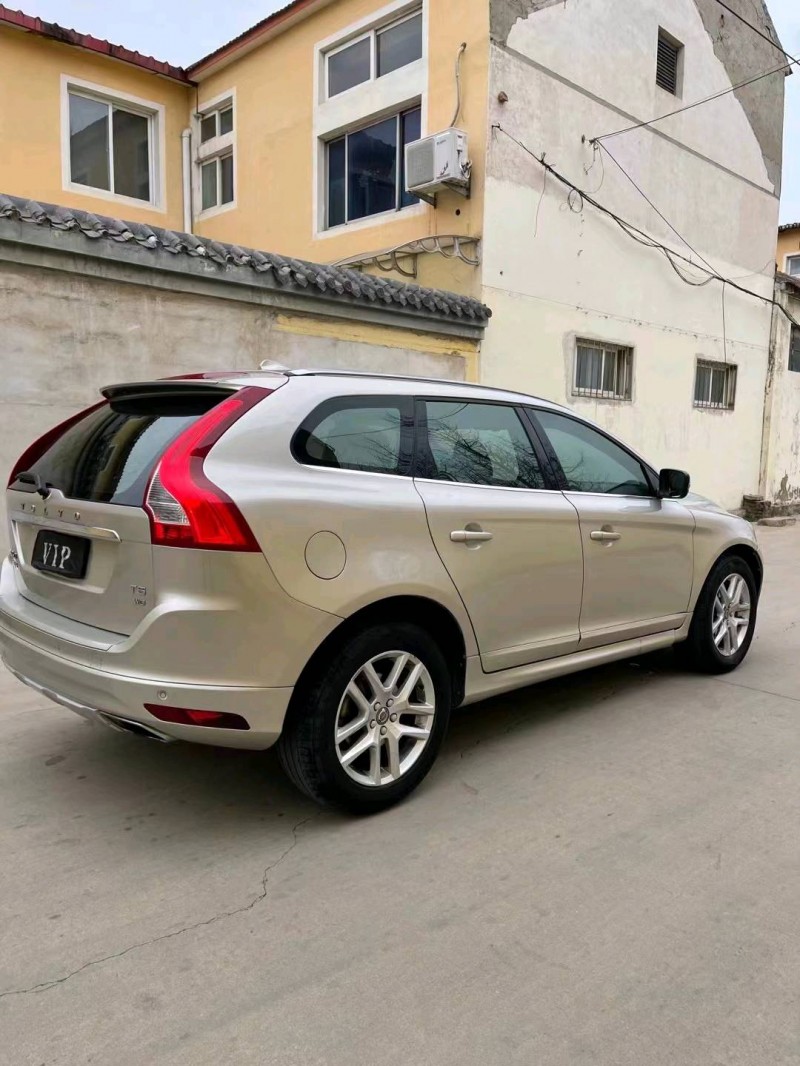 青岛17年沃尔沃XC604
