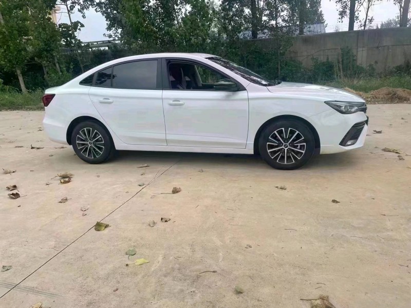 北京22年荣威i52