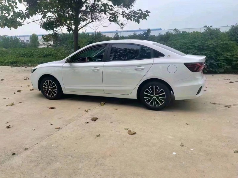 北京22年荣威i57