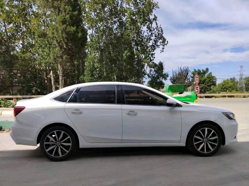 北京19年荣威i63