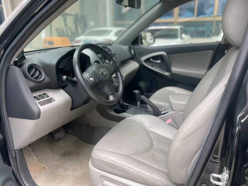 广州11年丰田RAV43
