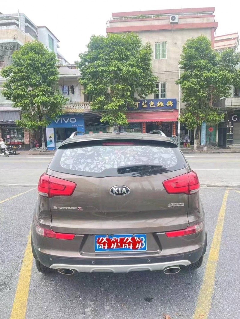广州15年起亚智跑9