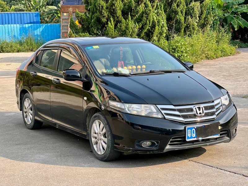 东莞12年本田锋范2