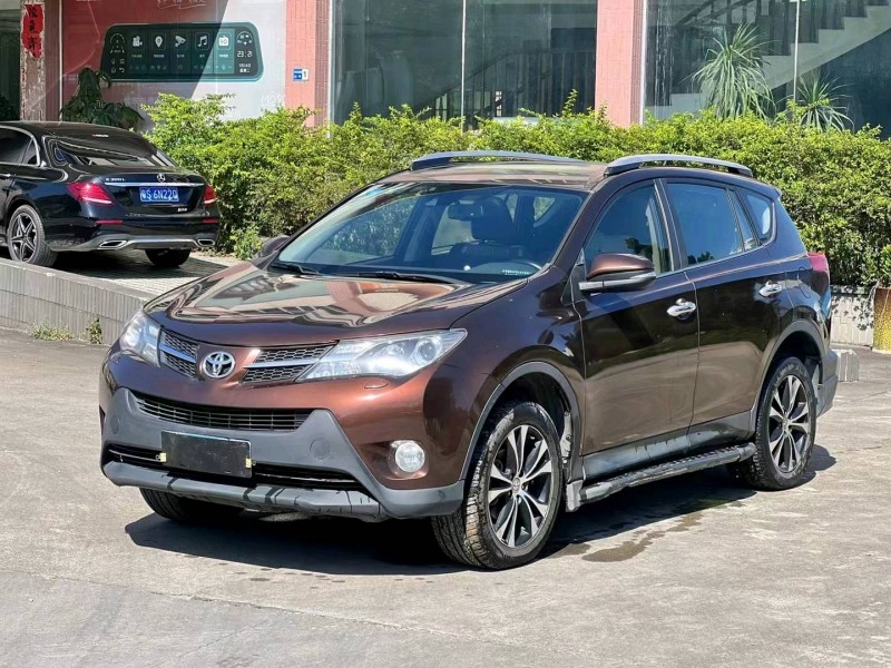 东莞14年丰田RAV47