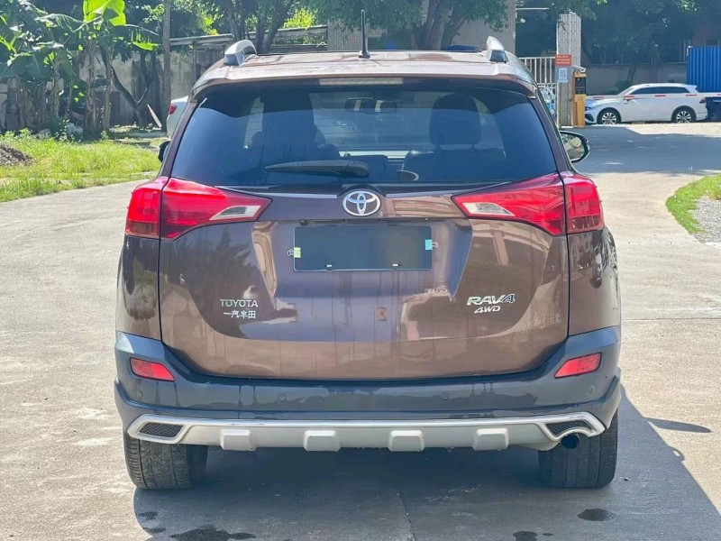 东莞14年丰田RAV46