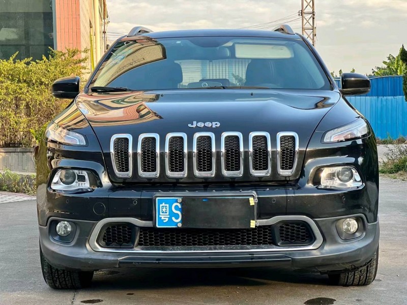 东莞16年Jeep自由光9