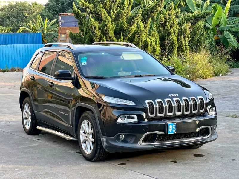 东莞16年Jeep自由光7