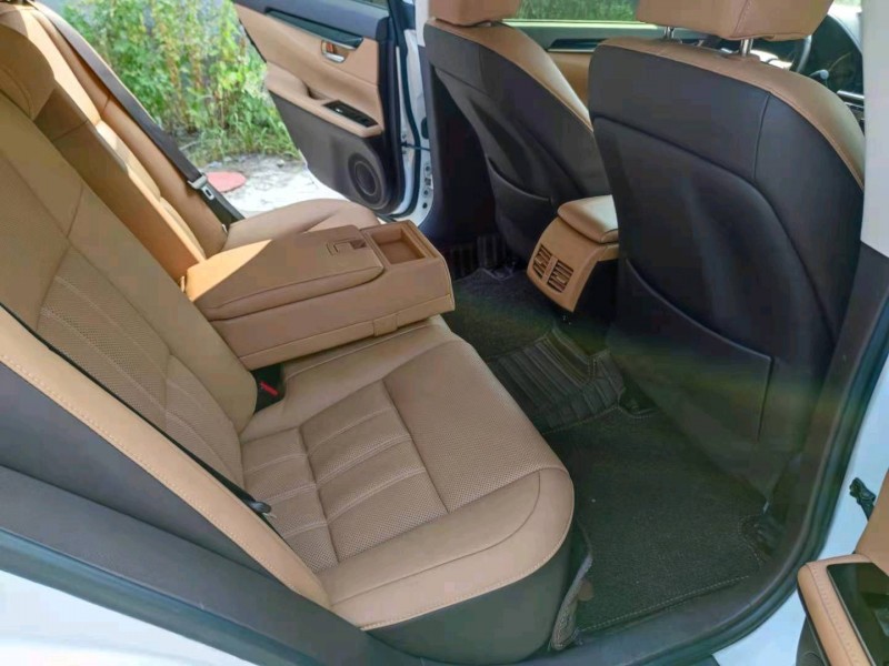 北京18年雷克萨斯ES1