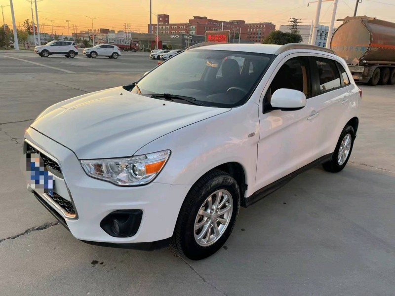 保定15年三菱劲炫2