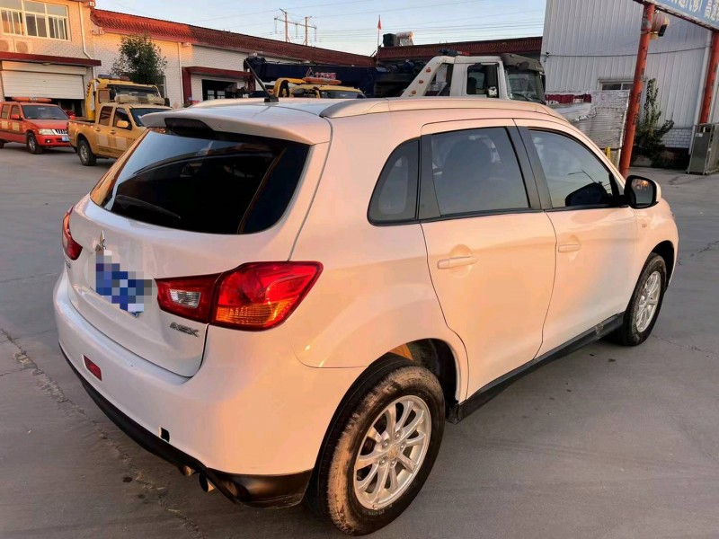 保定15年三菱劲炫5